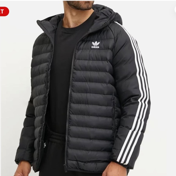 LIKE NEW ADIDAS PADDED HOODED JACKET size: M